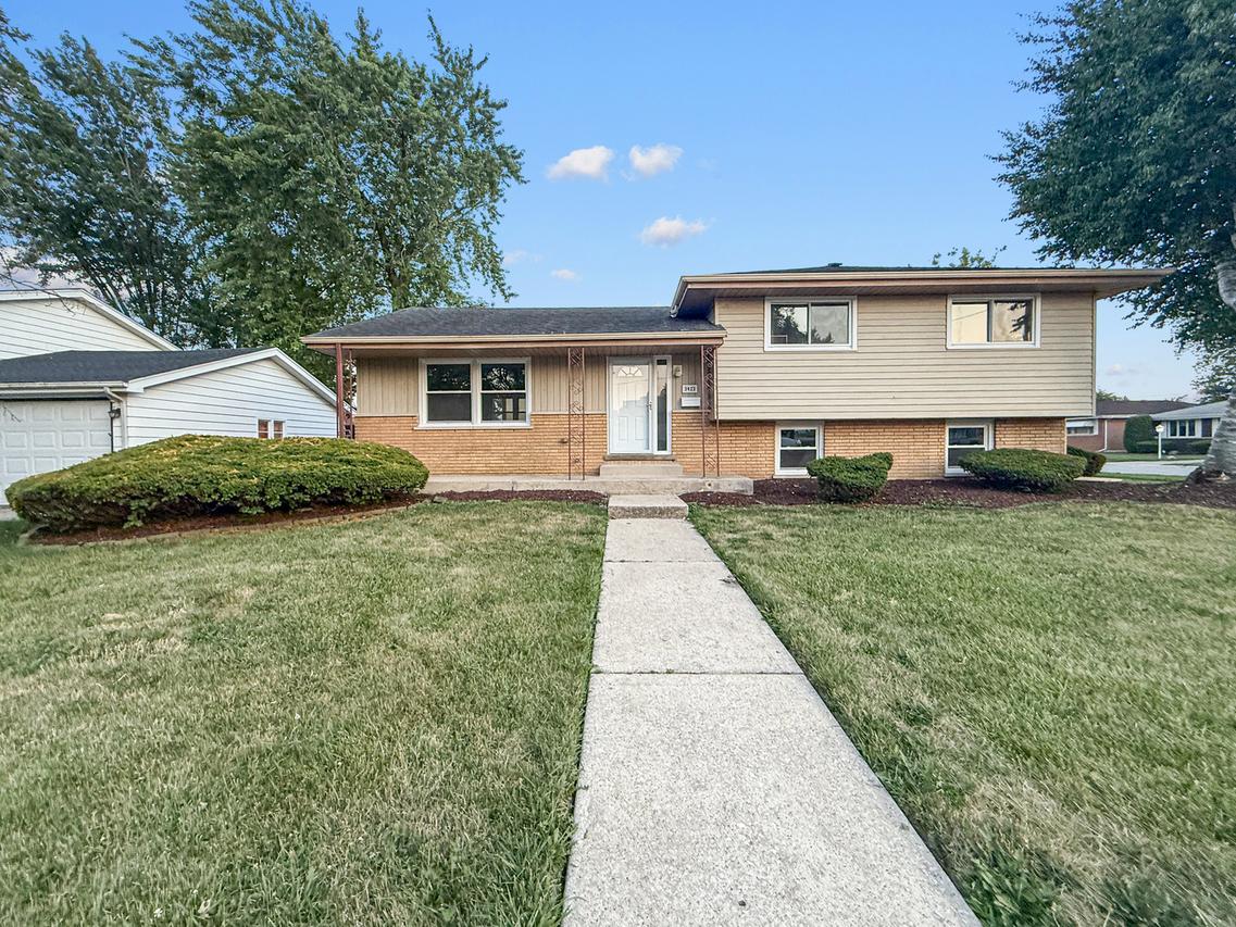 3423 171st St., Lansing, IL 60438