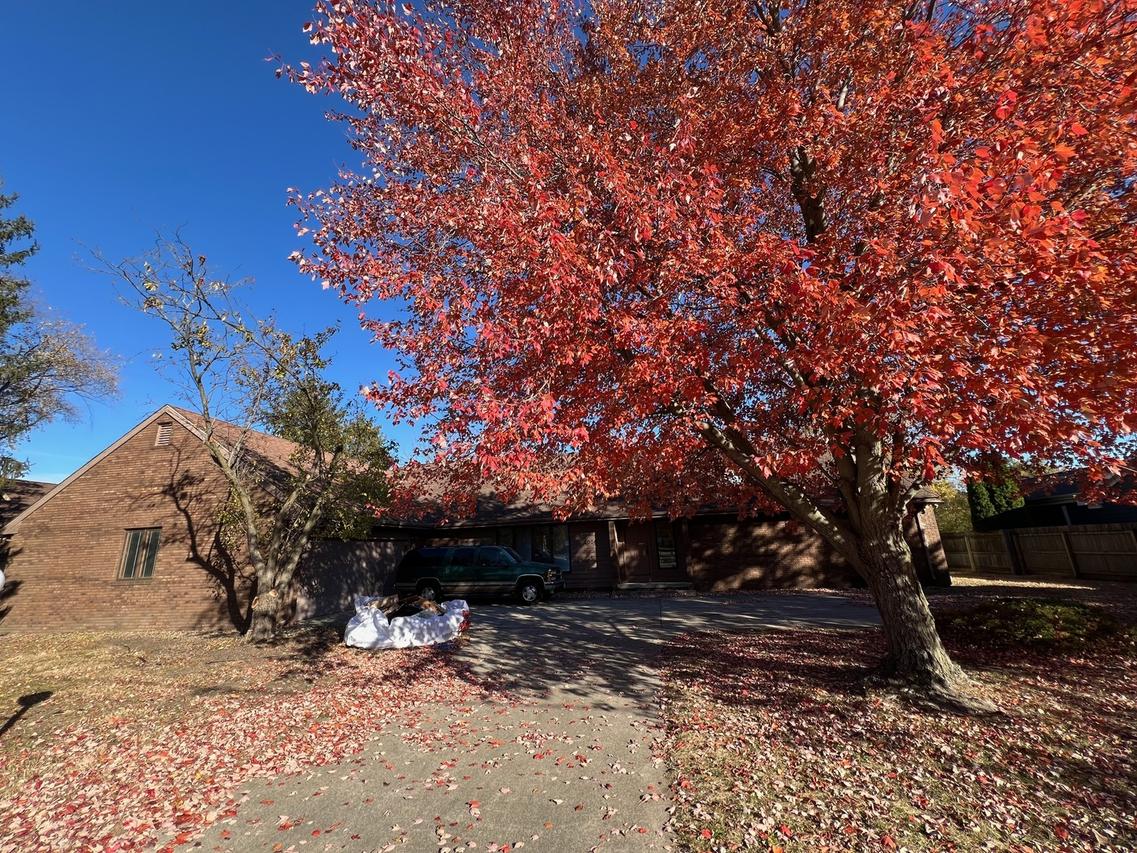 2006 S Staley Rd., Champaign, IL 61822