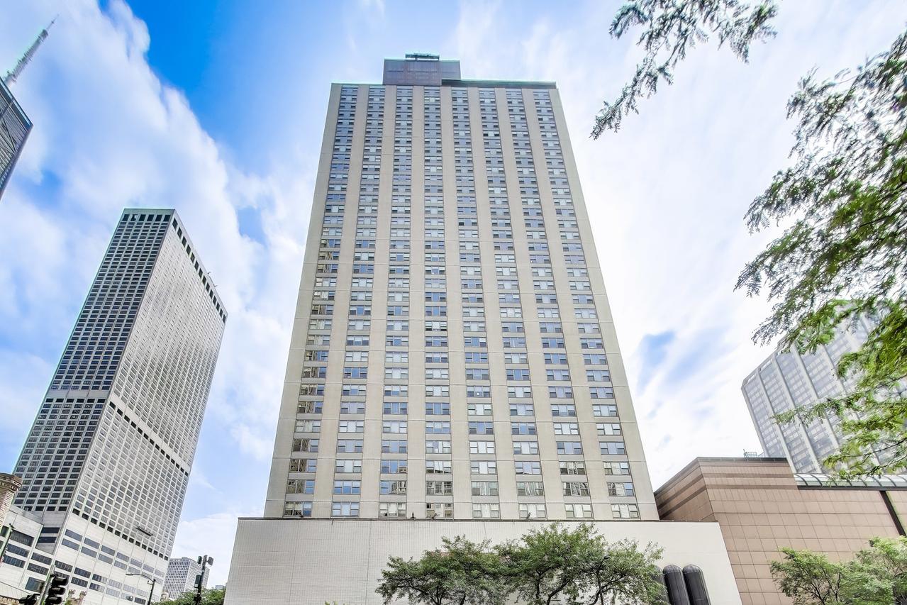 777 N Michigan Ave. #1707, Chicago, IL 60611