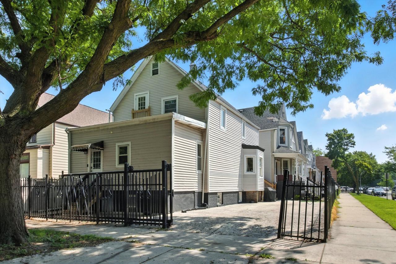 1703 N Monticello Ave., Chicago, IL 60647