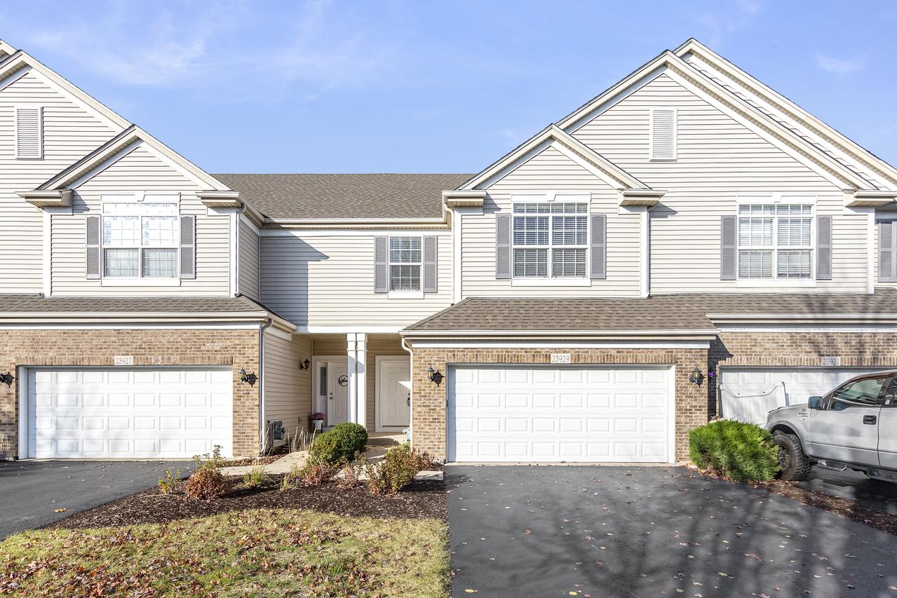 23927 Mcmullin Cir., Plainfield, IL 60586
