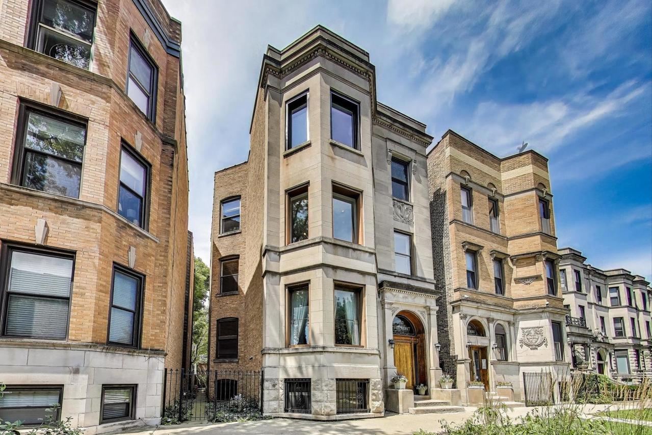 3810 N Fremont St. #2B, Chicago, IL 60613