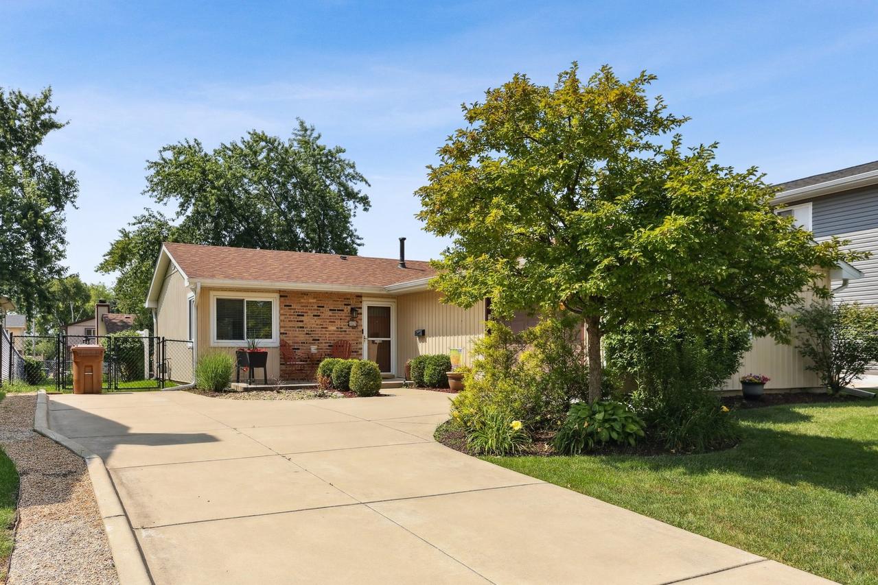 43 W Wrightwood Ave., Glendale Heights, IL 60139