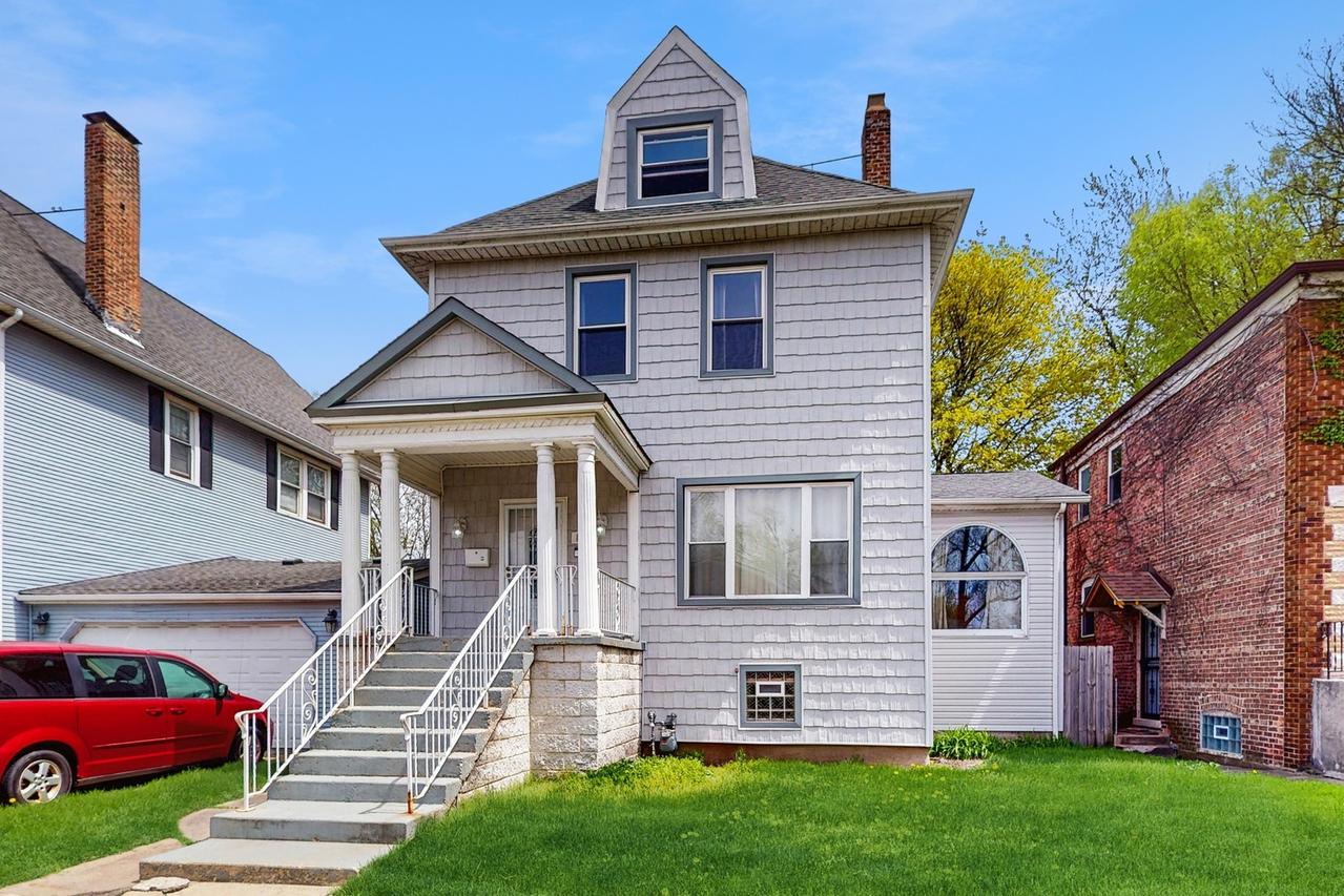 8211 S Cornell Ave., Chicago, IL 60617