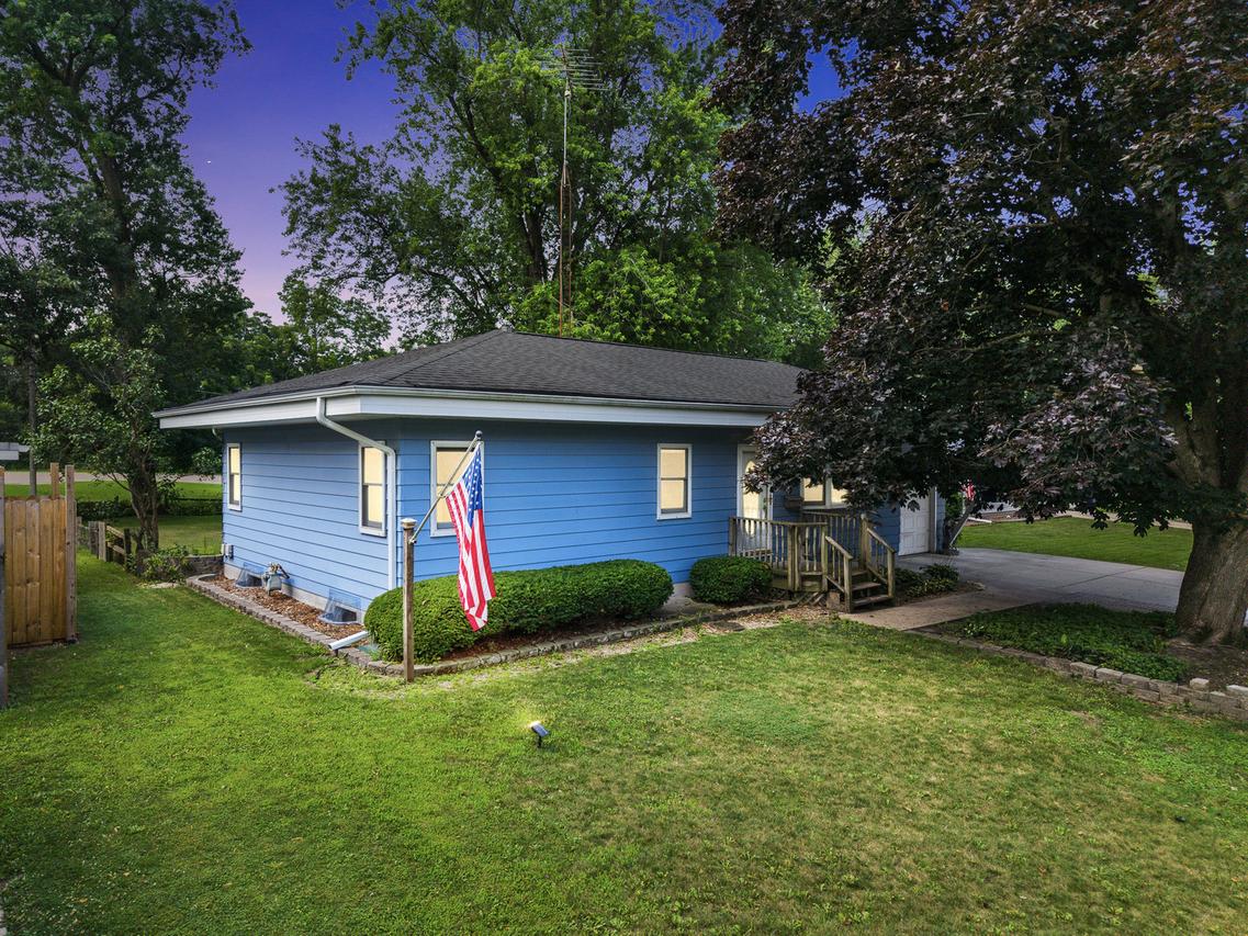 416 Holly Ct., Genoa, IL 60135
