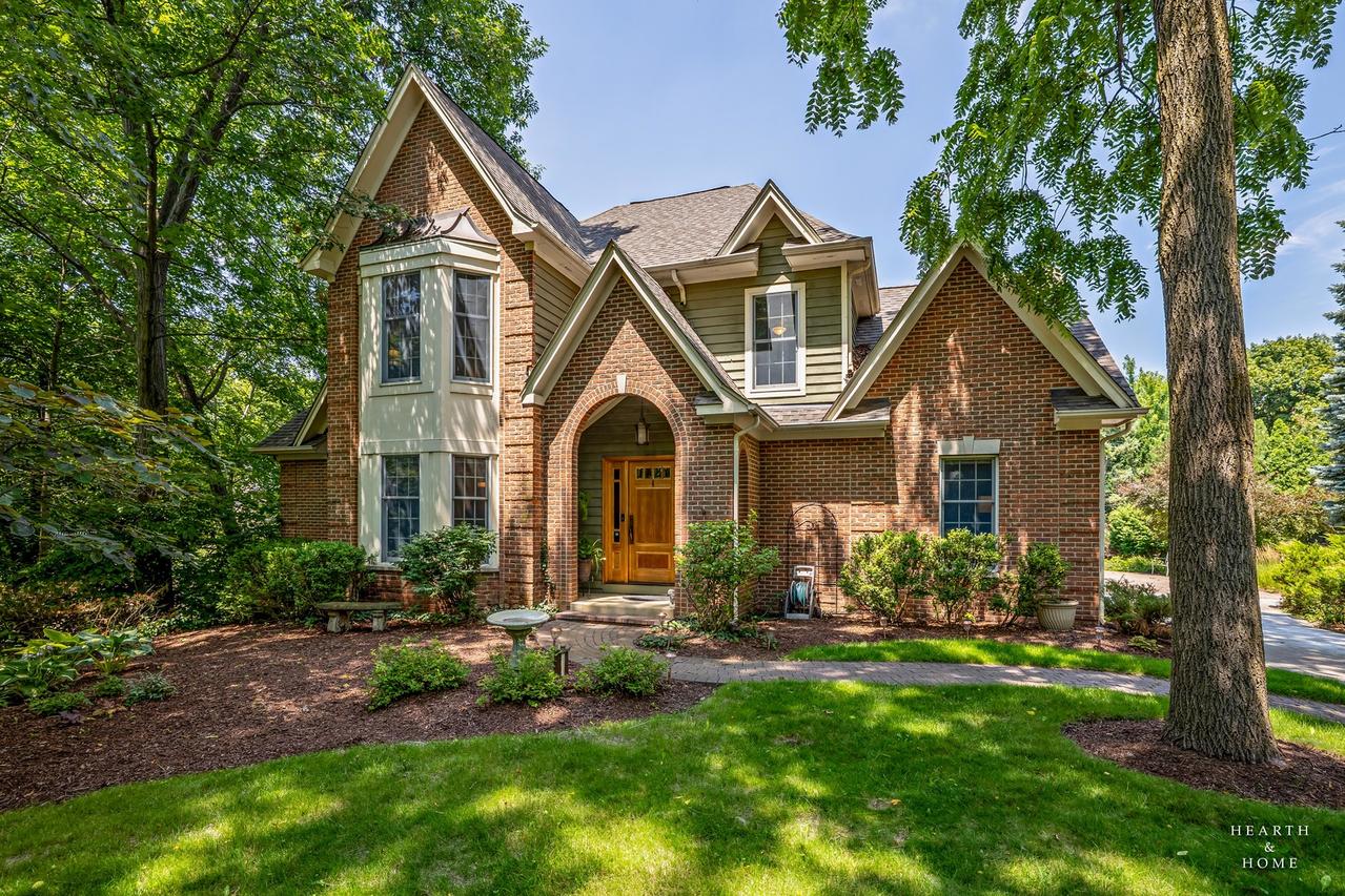 36W628 Oak Hill Dr., Dundee, IL 60118