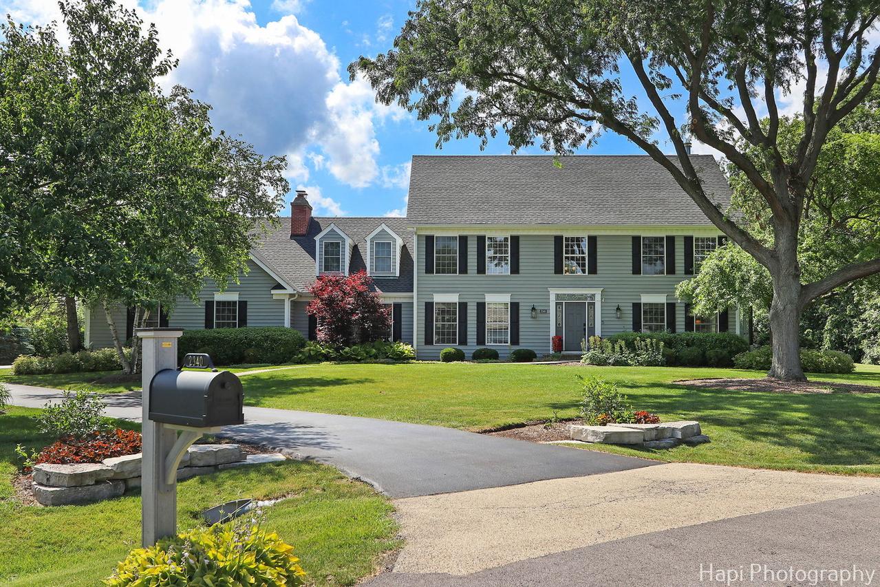 2340 Huntington Lakes Dr., Libertyville, IL 60048