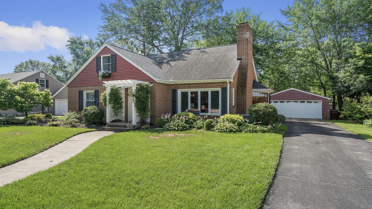 2423 Brendenwood Rd., Rockford, IL 61107