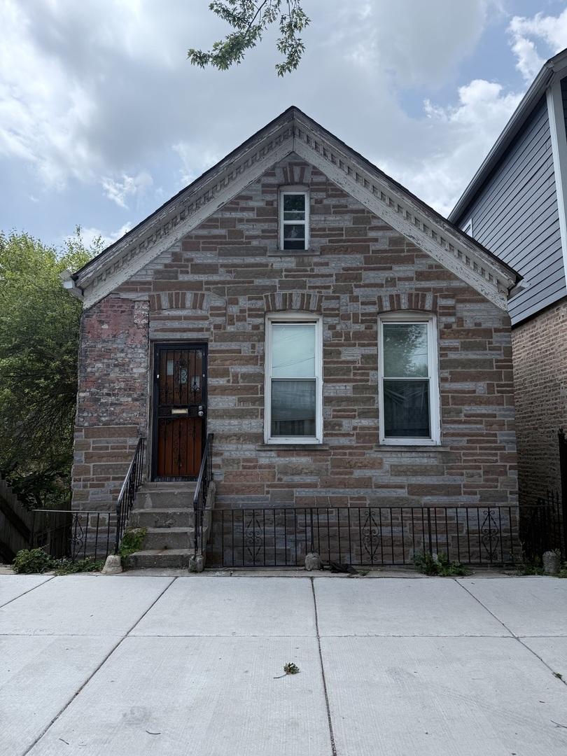 1103 W 16th St., Chicago, IL 60608
