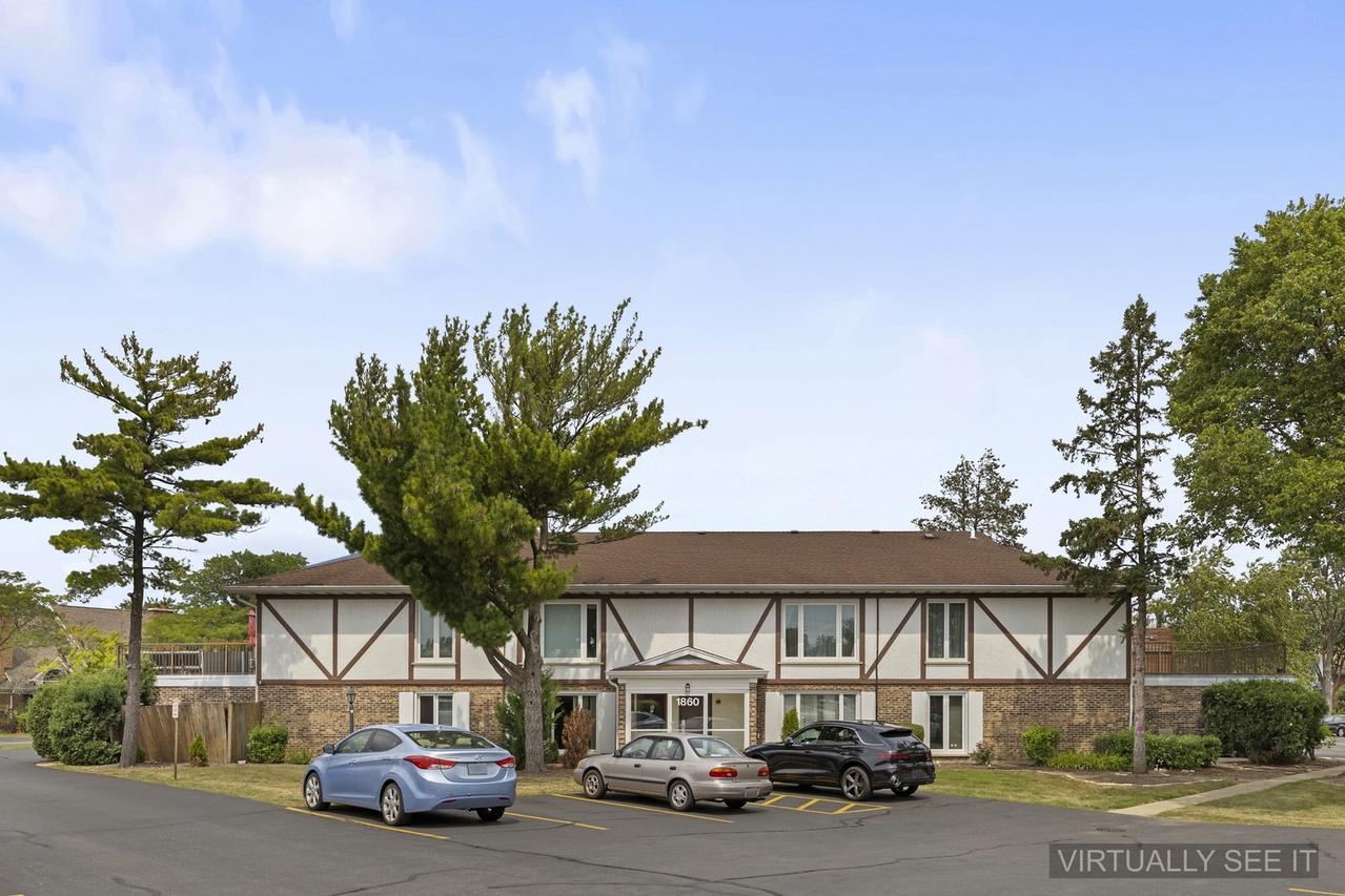 1860 W Surrey Park Ln. #2B, Arlington Heights, IL 60005