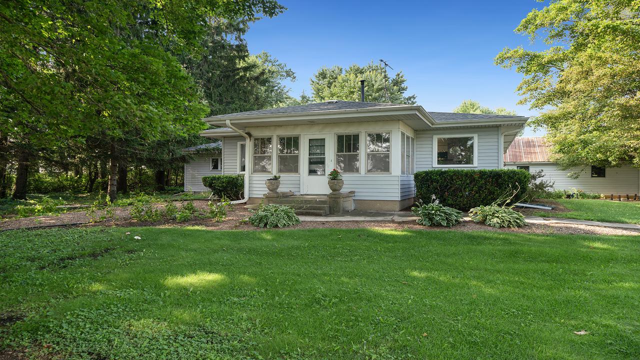 9466 W Pines Rd., Polo, IL 61064