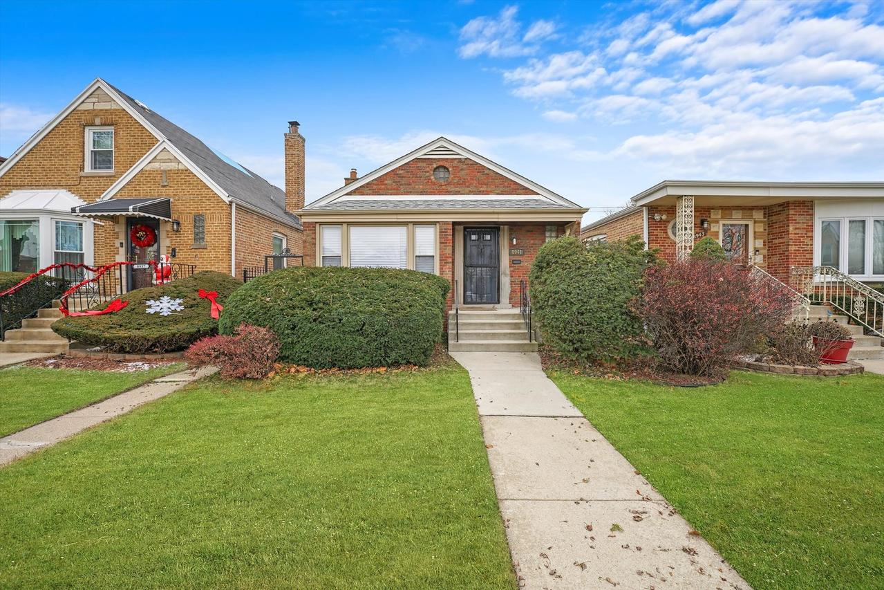 8941 S Luella Ave., Chicago, IL 60617