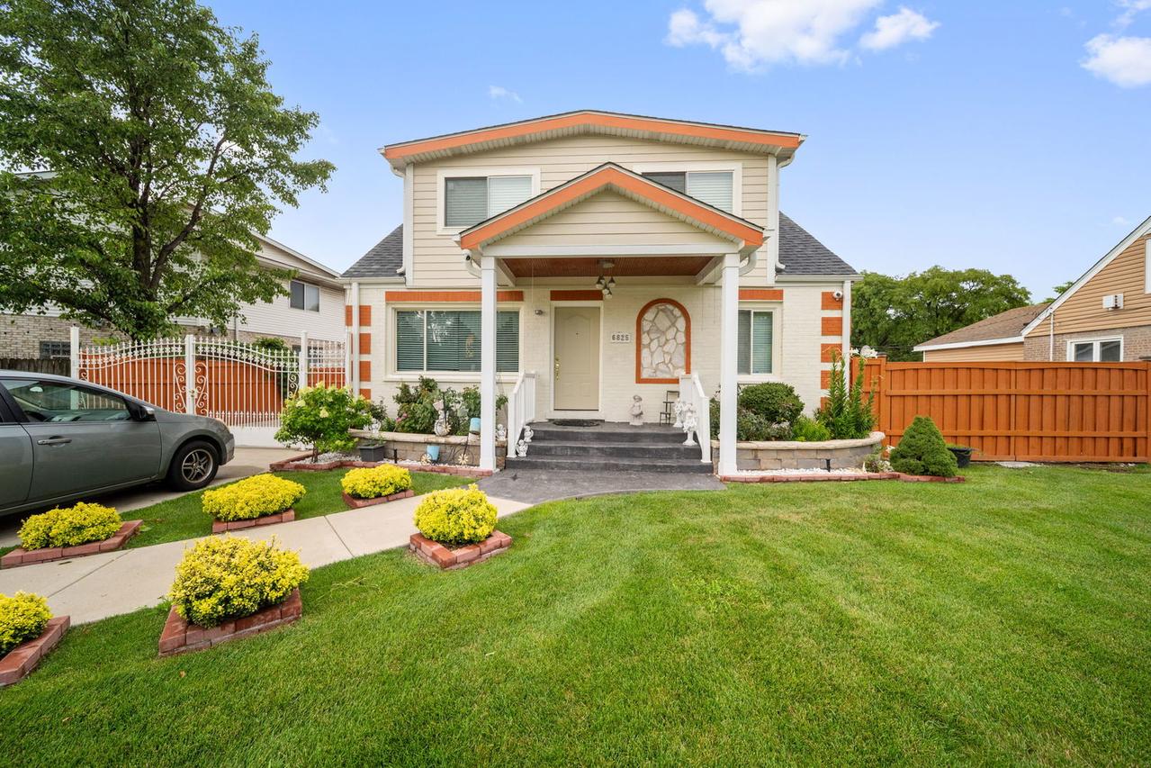 6825 Garden Ln., Bridgeview, IL 60455