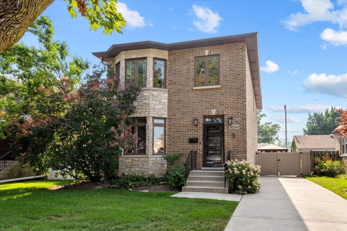 3234 N Panama Ave., Chicago, IL 60634