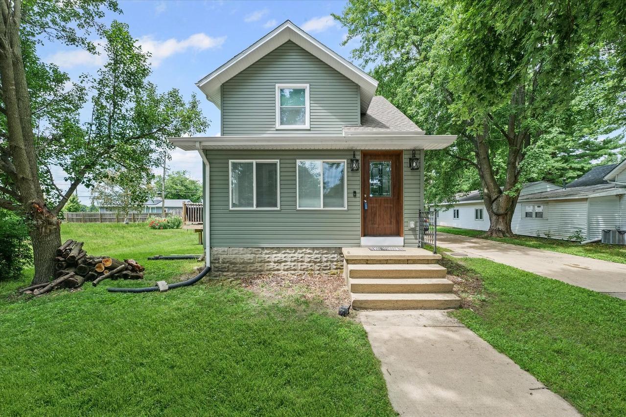 209 S Chestnut St., Pesotum, IL 61863