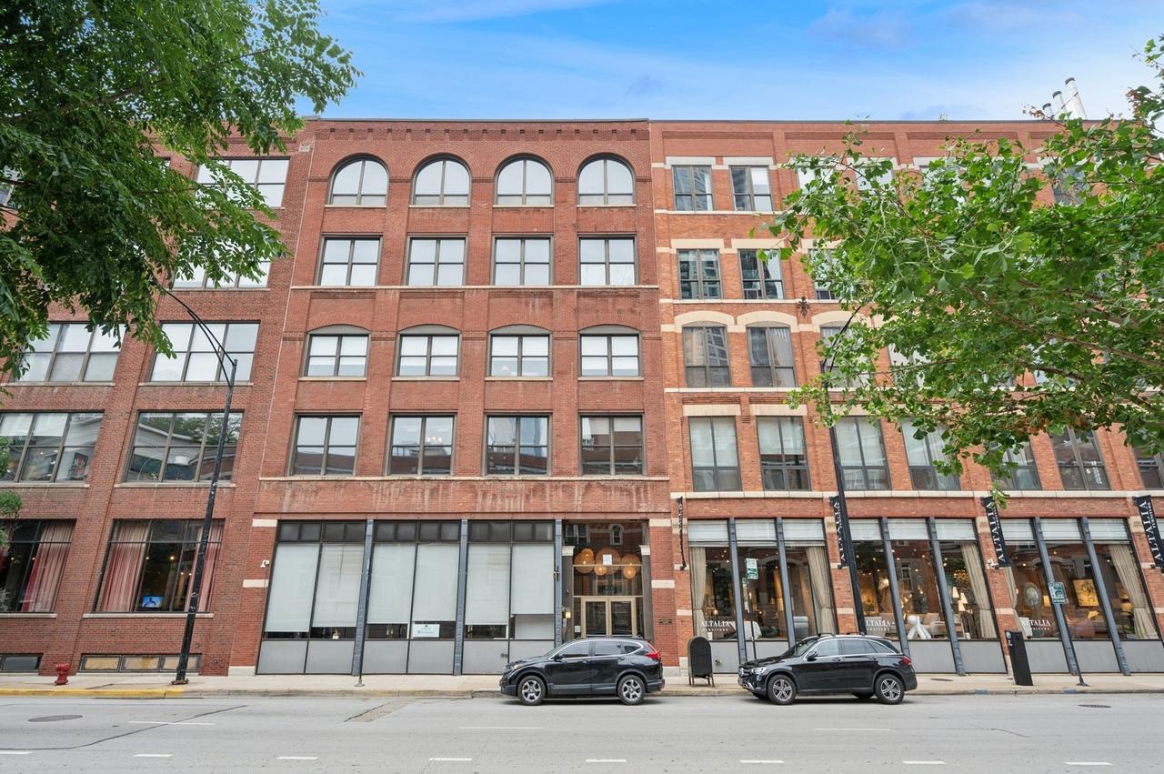420 W Grand Ave. #2I, Chicago, IL 60654