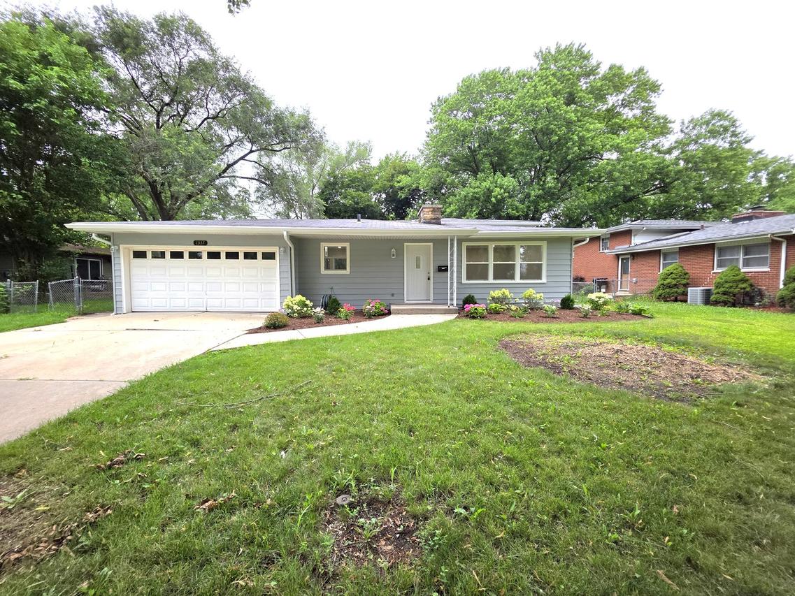 1337 Royal Dr., Montgomery, IL 60538