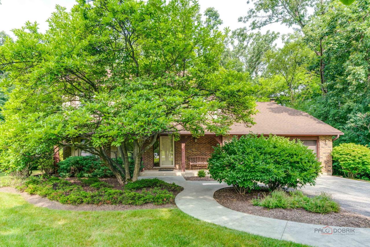 1758 Lexington Rd., Libertyville, IL 60048