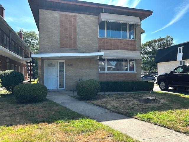 18233 Burnham Ave., Lansing, IL 60438