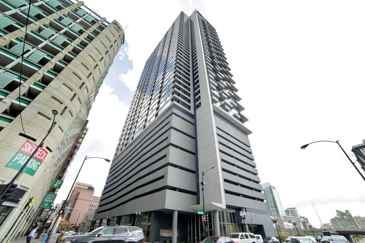 235 W Van Buren St. #P401, Chicago, IL 60607