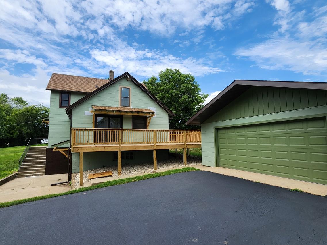 3512 1st Ave., Mchenry, IL 60050