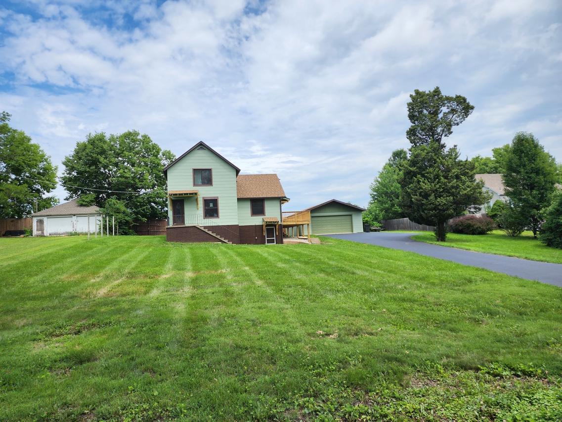 3512 1st Ave., Mchenry, IL 60050