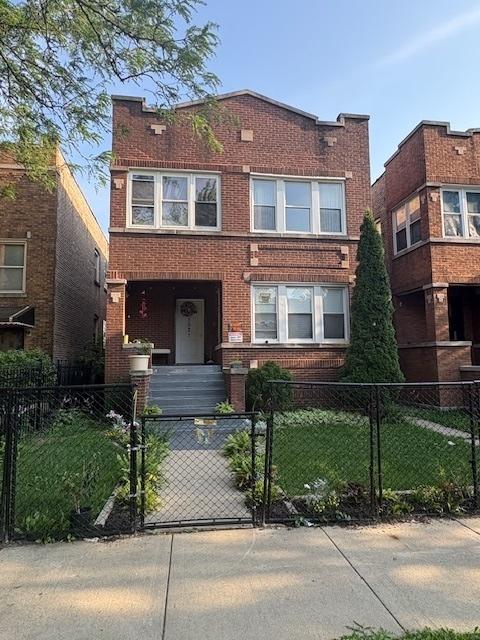 5521 W Potomac Ave., Chicago, IL 60651