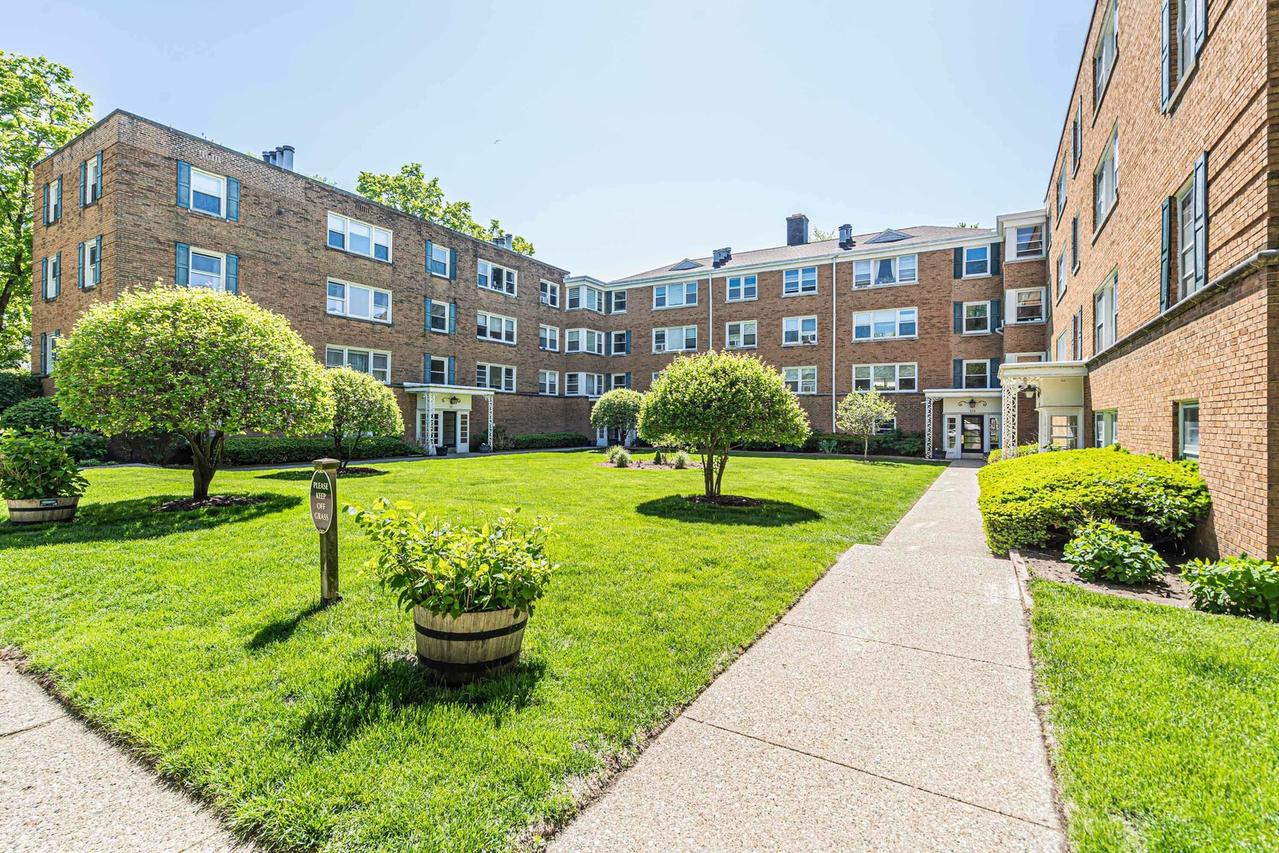 530 Michigan Ave. #3E, Evanston, IL 60202