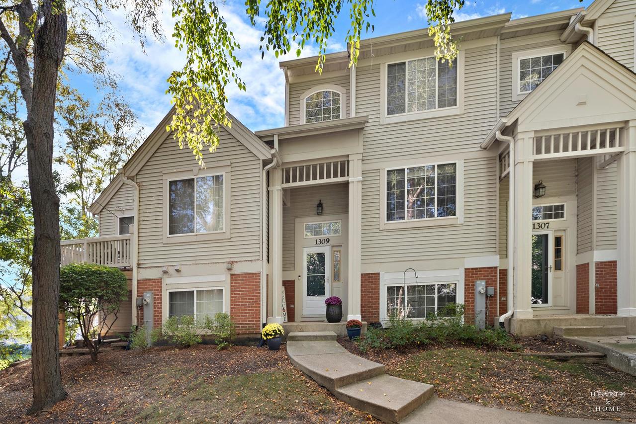 1309 New Haven Dr., Cary, IL 60013