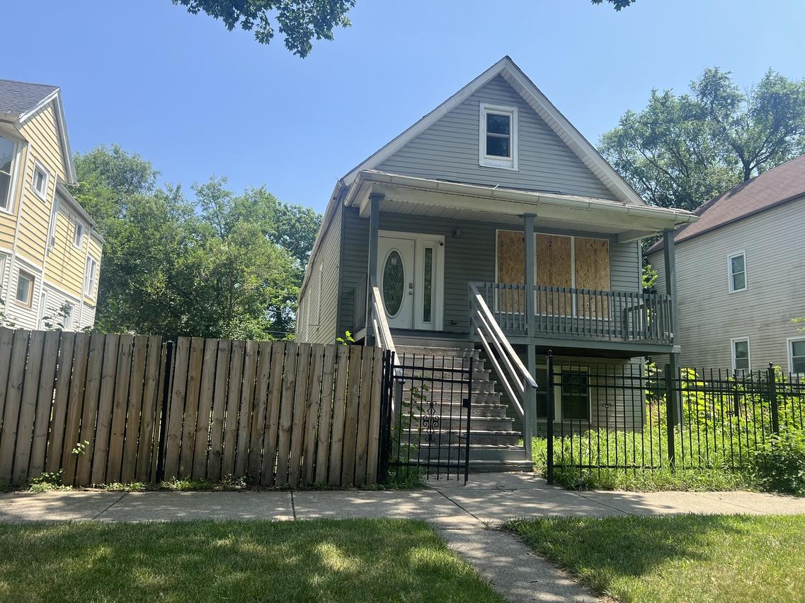 8135 S Muskegon Ave., Chicago, IL 60617
