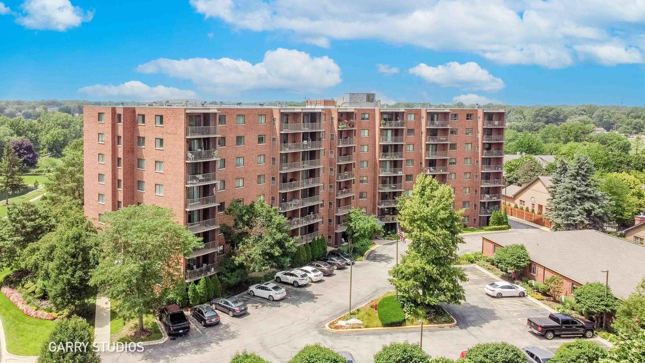 1 Bloomingdale Pl. #721, Bloomingdale, IL 60108