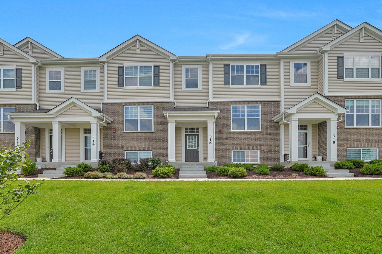316 Timberleaf Cir., Roselle, IL 60172