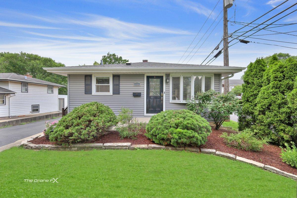 714 Delles Rd., Wheaton, IL 60189