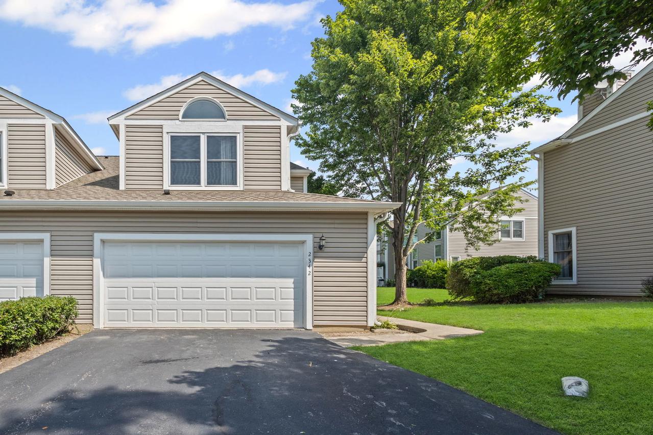 2342 Hamilton Pl., Schaumburg, IL 60194