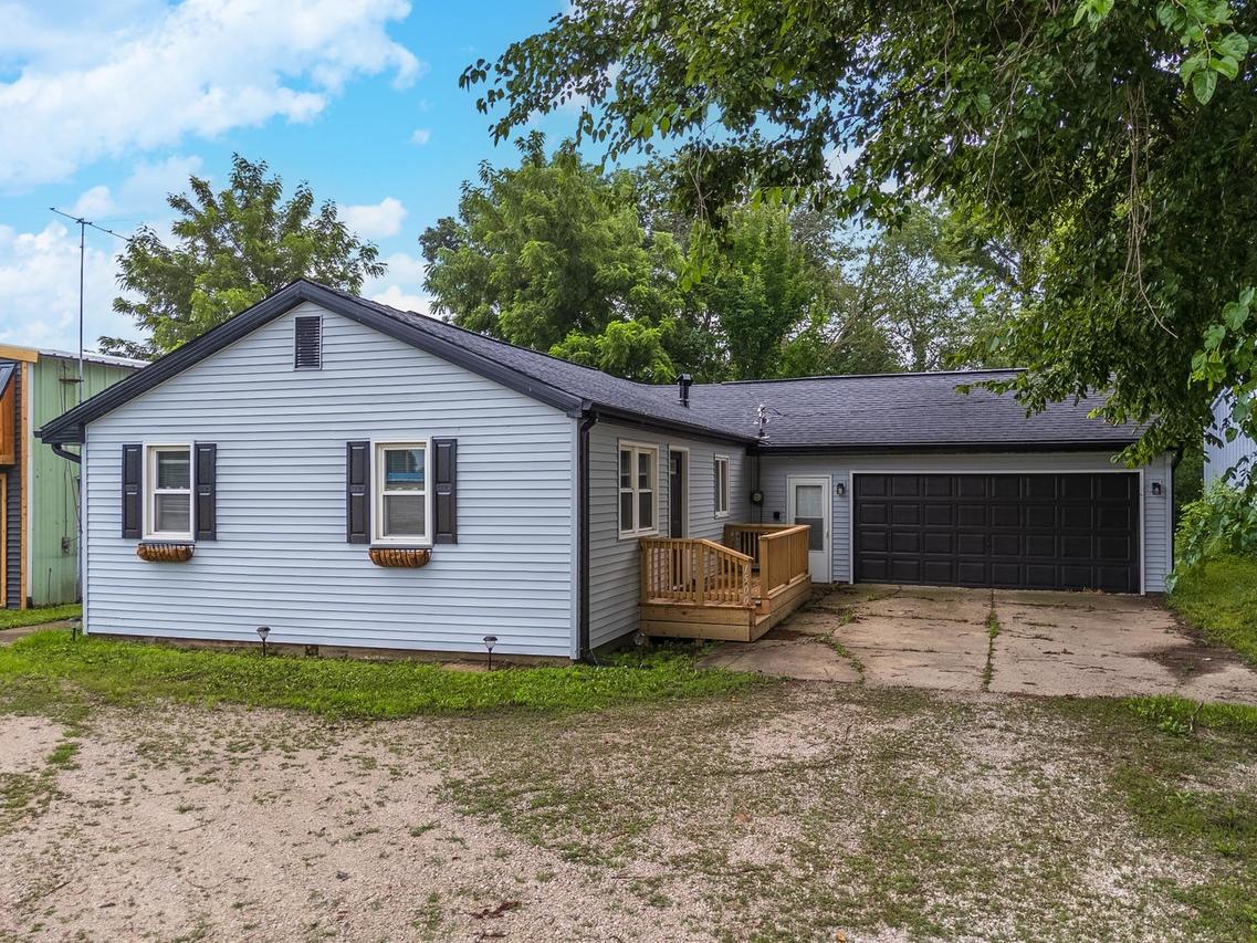 1500 E Jefferson St., Clinton, IL 61727