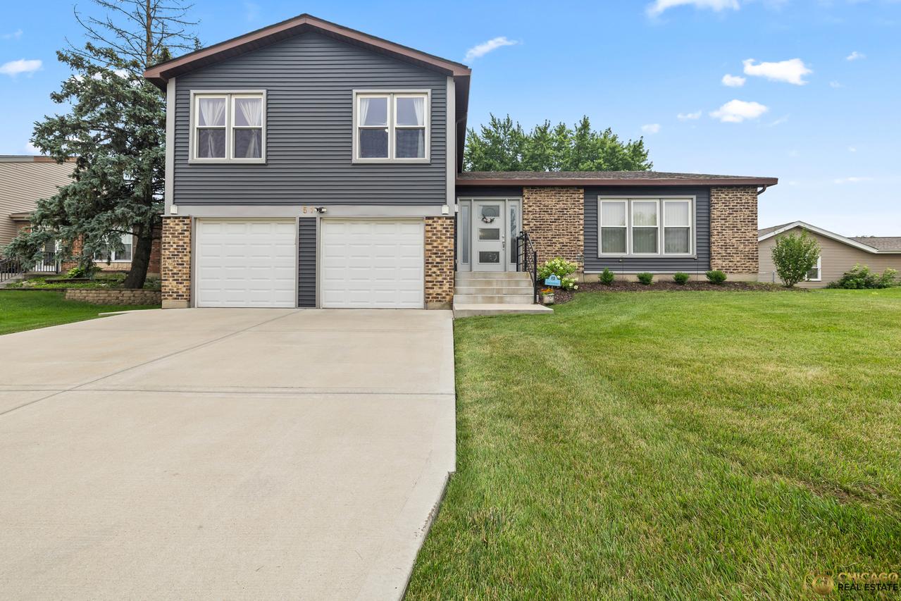 51 W Stevenson Dr., Glendale Heights, IL 60139