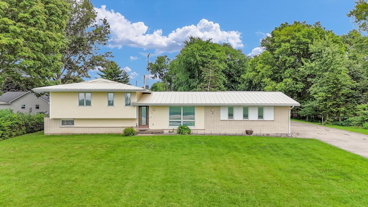 811 E St Rt 133 St., Arcola, IL 61910