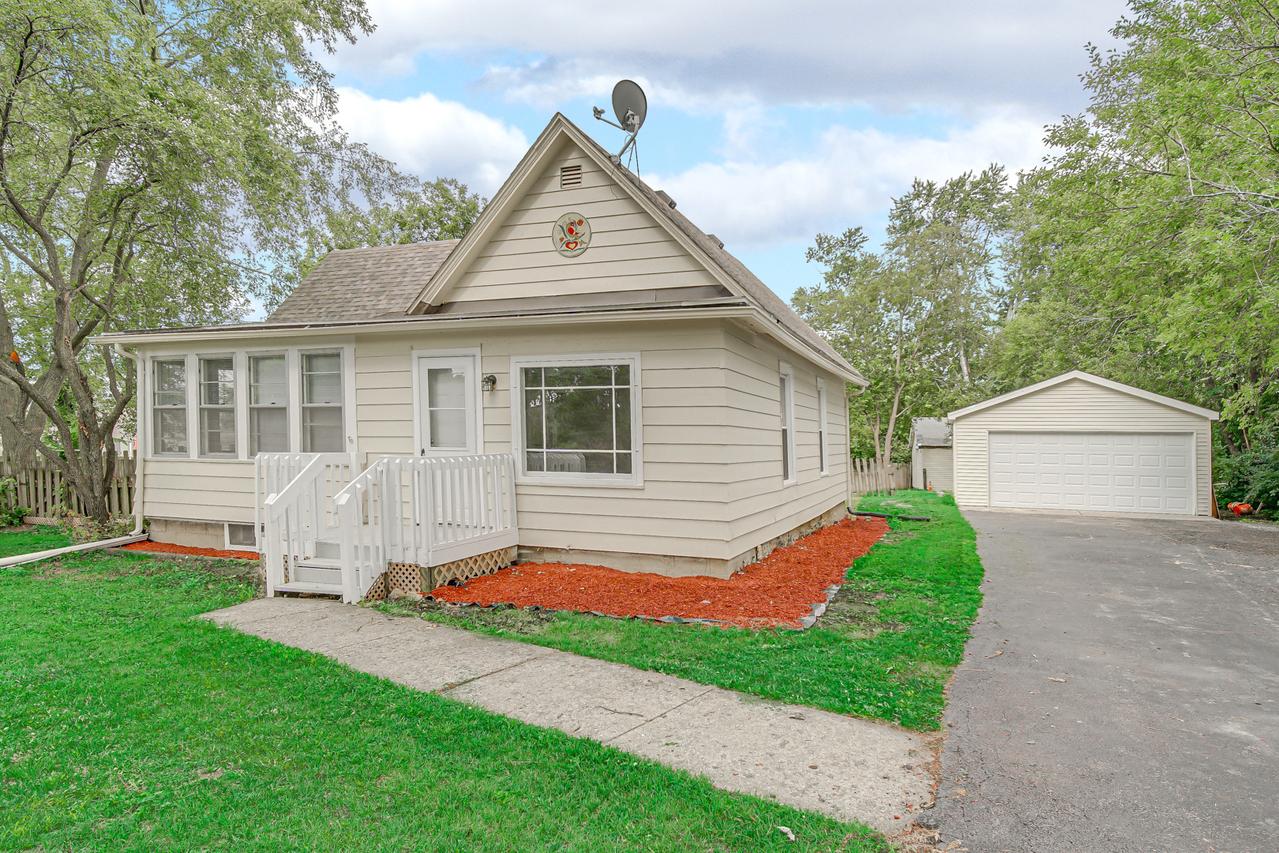 2S366 Hart Rd., Batavia, IL 60510