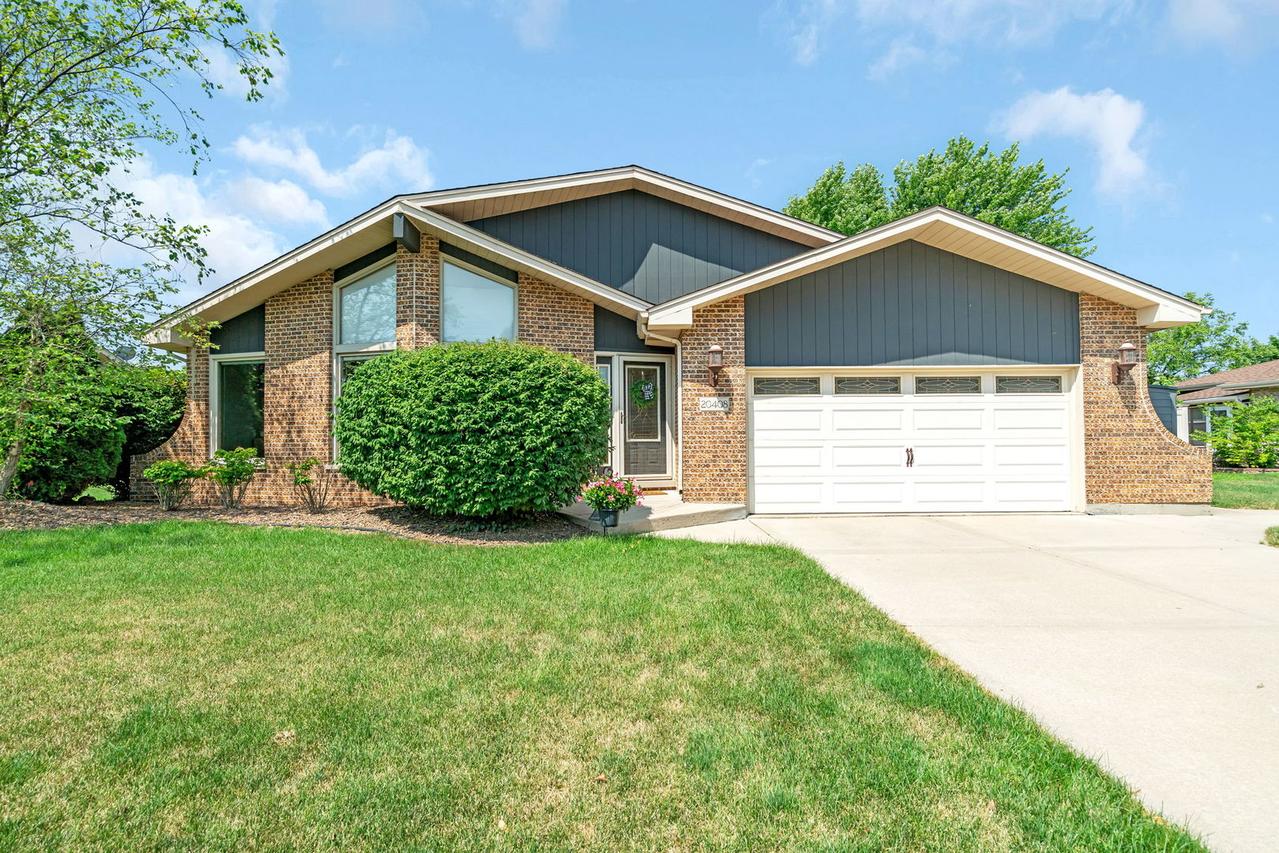 20408 S Grand Prairie Ln., Frankfort, IL 60423
