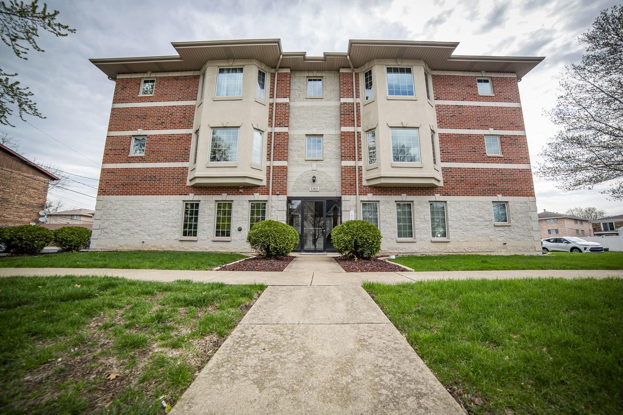 5368 W 96th St. #2S, Oak Lawn, IL 60453