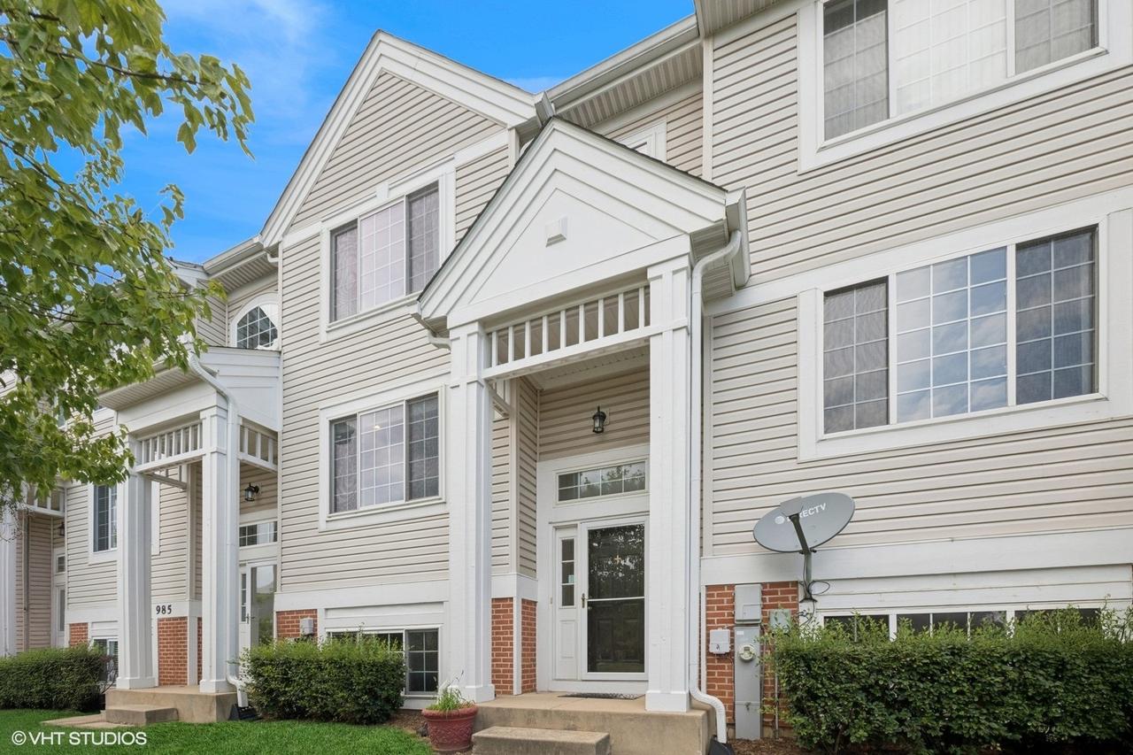 983 Mayfair Ct., Elk Grove Village, IL 60007