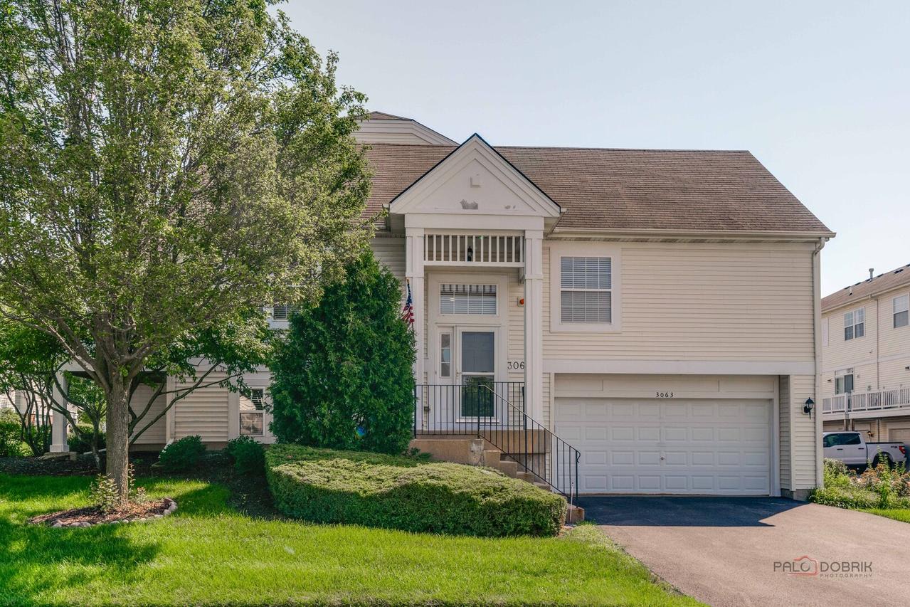 3063 Nicklaus Ln., Wadsworth, IL 60083