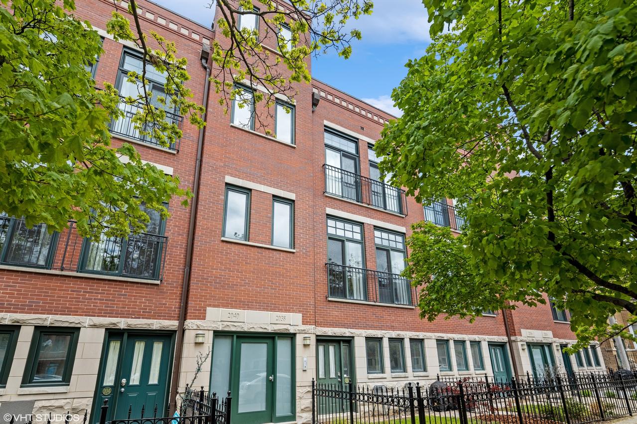 2038 W Warner Ave. #103, Chicago, IL 60618
