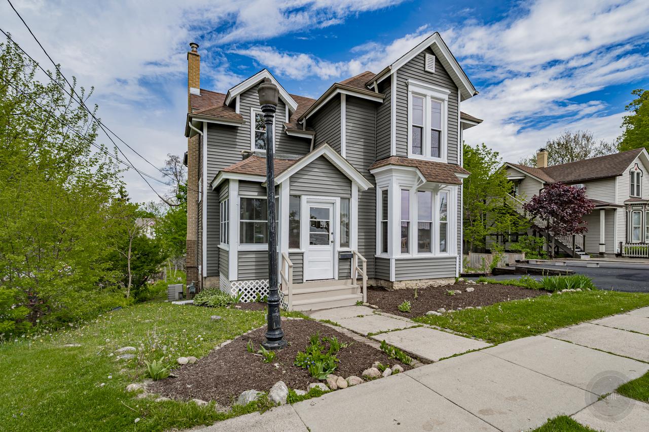 125 Arbor Ave., West Chicago, IL 60185