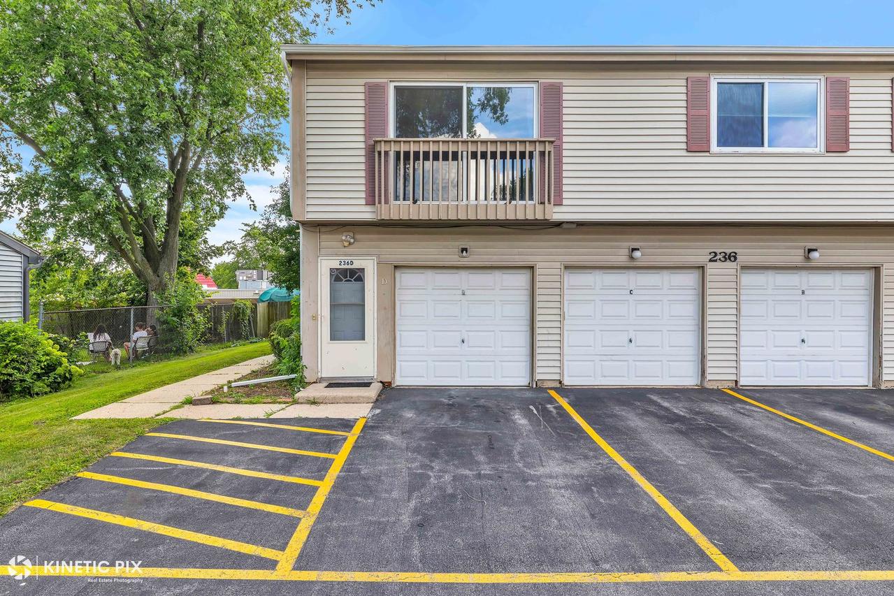 236 Algonquin Ct. #D, Bolingbrook, IL 60440