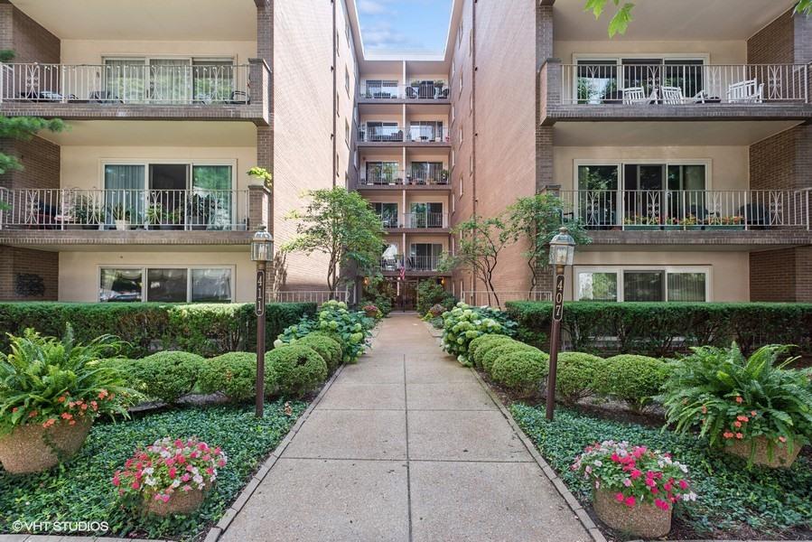 407 Ashland Ave. #3F, River Forest, IL 60305