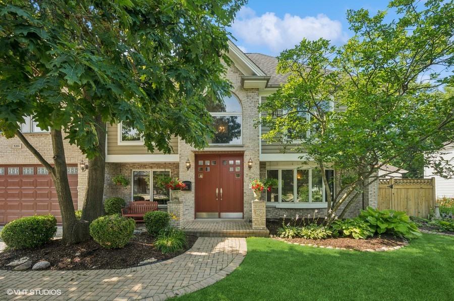 3201 Dell Pl., Glenview, IL 60025