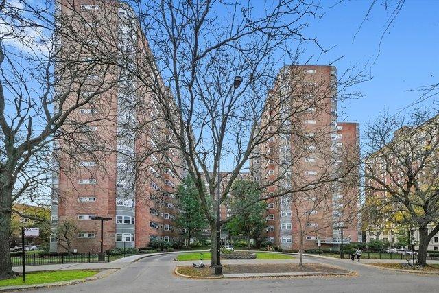 4950 N Marine Dr. #1105, Chicago, IL 60640