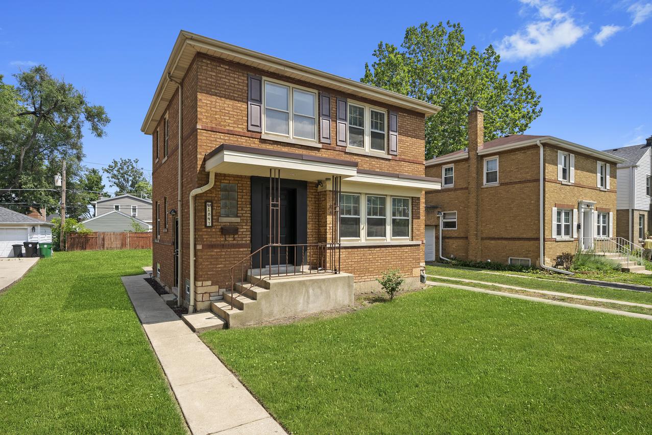 1847 Newcastle Ave., Westchester, IL 60154