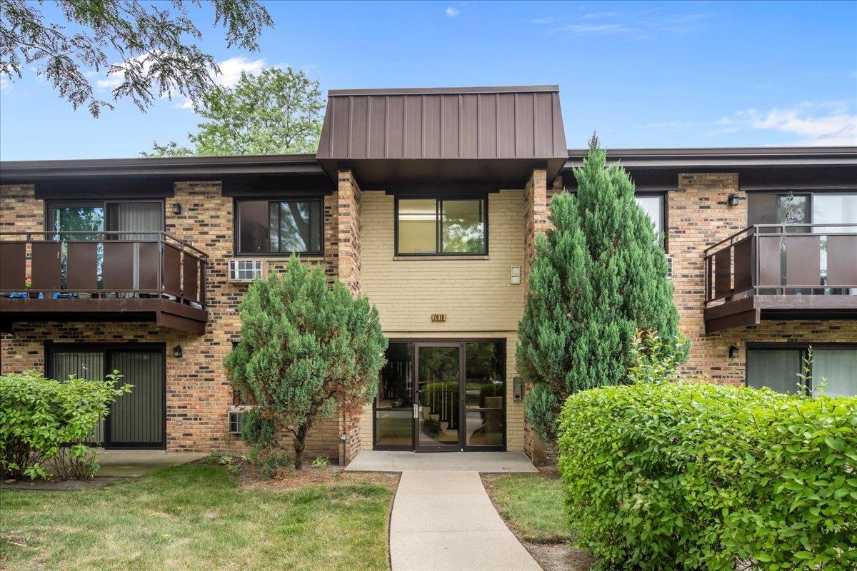 2618 N Windsor Dr. #102, Arlington Heights, IL 60004